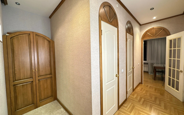 Uyutnaya Dvukhkomnatnaya S Balkonom V Tsentre Goroda Flat