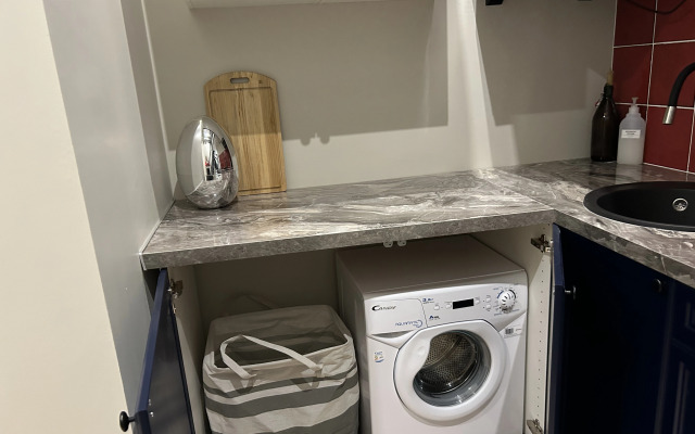 Апартаменты Прекрасная двухуровневая студия рядом с метро