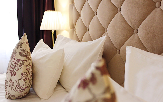 Отель Суворов