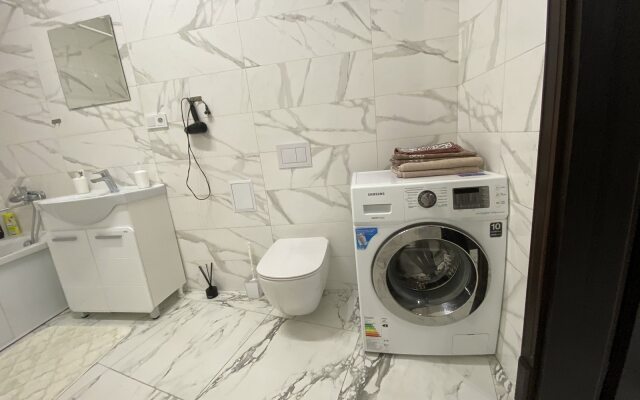 V Tsentre S Vidom Na Park Apartments