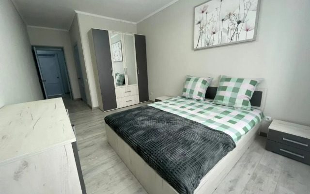 Dvukhkomnatnaya Okolo Zh/d Vokzala Selma Flat