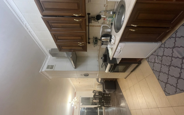 U Finlyandskogo Vokzala I Kreysera Avrory Apartments