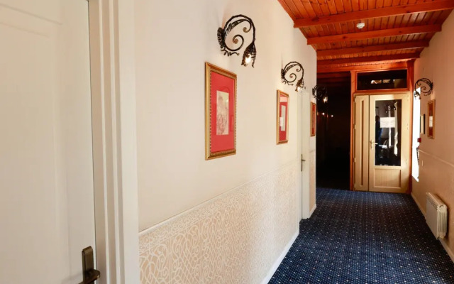 East Legend Hotel