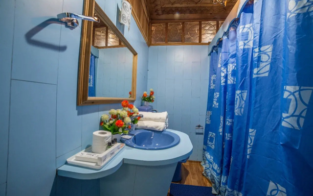 Отель Swan Group Of Houseboats