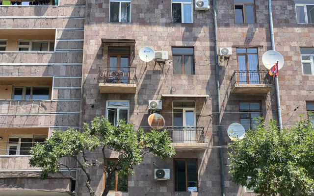 2-K, Ulitsa Amiryana, Am104 Flat