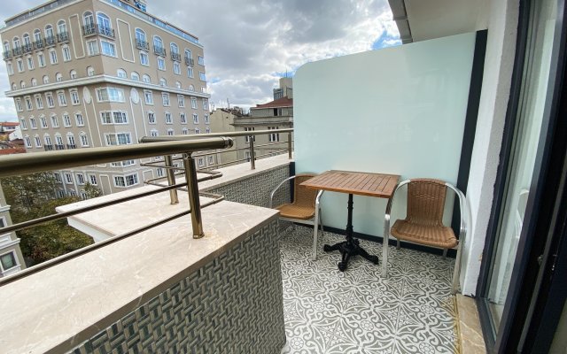 Celine Taxim Hotel