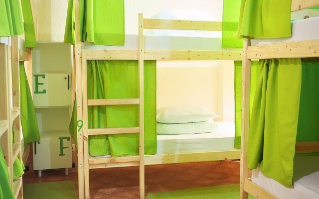 Tuk-Tuk Hostel