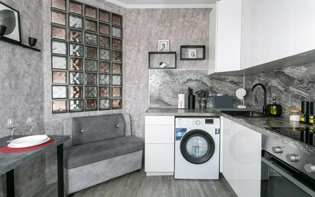 Апартаменты MyHomeYourHome на Переведенской д4 к1