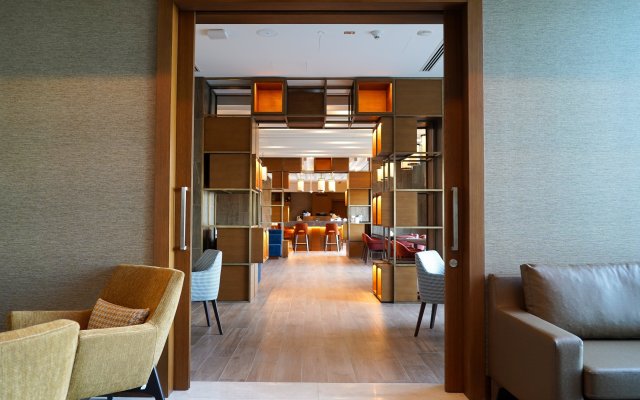 Staybridge Suites Dubai Al-Maktoum Airport, an IHG Hotel