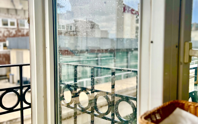 Pera Arya Hotel