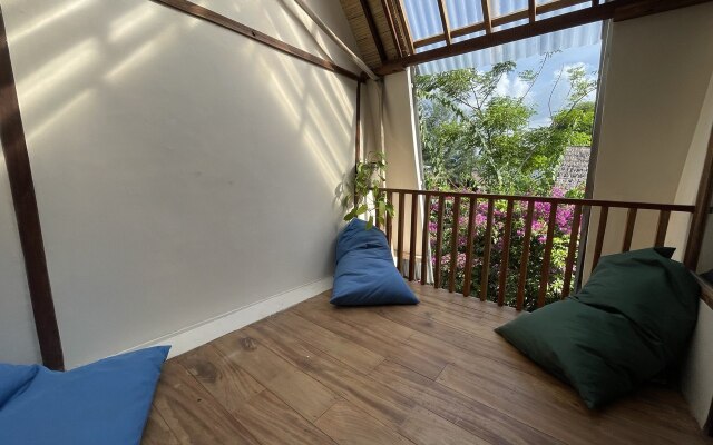Tipsea Turtle Gili AirBungalow
