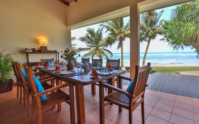 South Point Villa - 3 bedroom Beach Front Villa