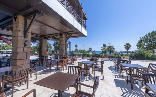Armas Labada Hotel