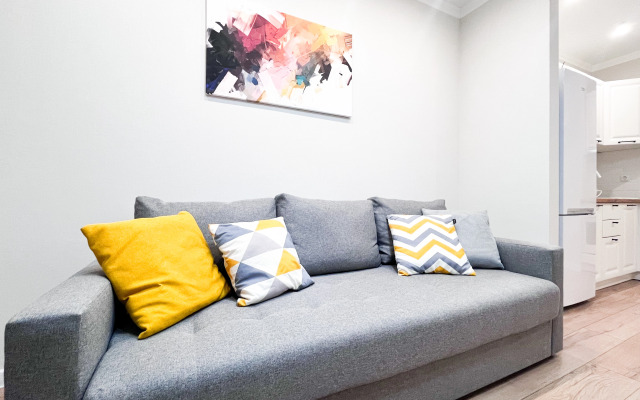 Dobrye Kvartiry S Terassoy Na Larina 45s6 Apartments