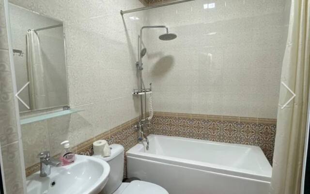 Qamar Hotel