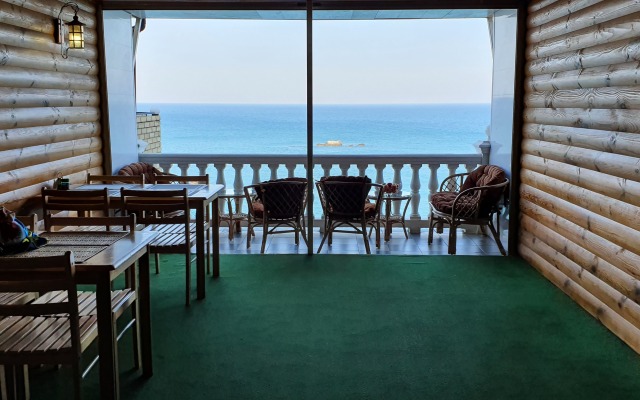 Laguna Plyus Hotel