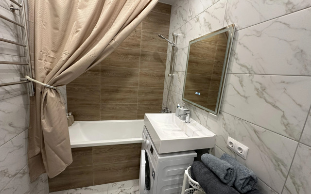 Апартаменты у озера в спальном районе города