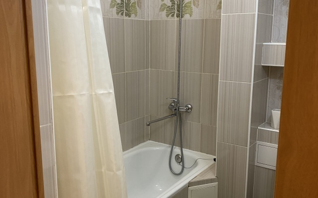 Dvuhkomnatnaya s Otdelnymi Spalnyami v Tsentre Goroda Flat