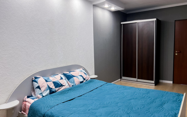 Квартира 3-комнатная на Беринга 10