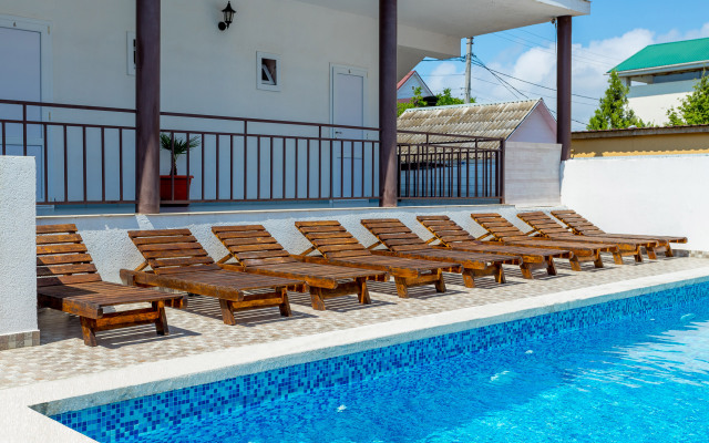 Spiros Guest House