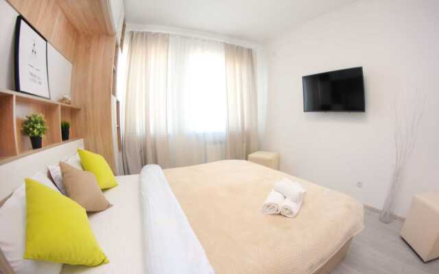 Dvukhkomnatnye Ryadom S Trts Mega Apartments