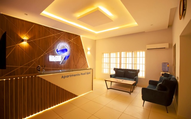 Апарт-отель Triple 9  Pool & Spa