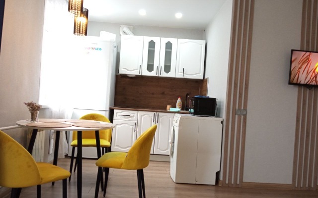 Uyutnaya  Kvartira - Yevrodvushka Flat