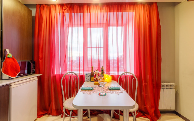 Квартира PrezentHaus на Чичканова 70б