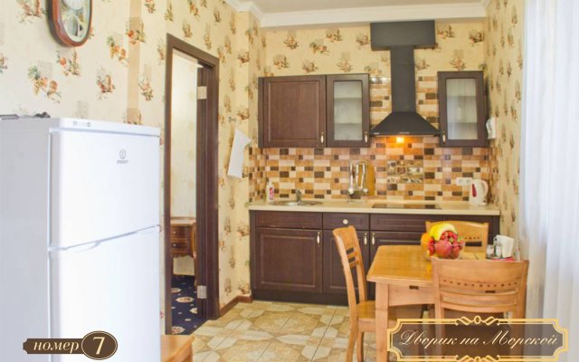 Dvorik Na Morskoj Furnished rooms