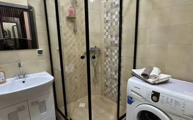 Na Kolmovskoy Naberezhnoy 71a Flat