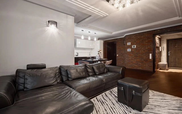 Reverie Vip2000 Apartments