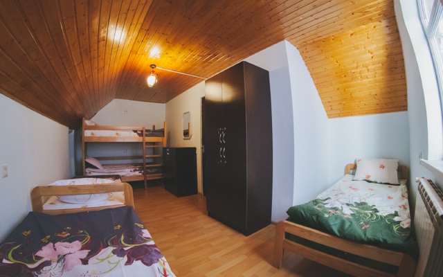 Holiday House Hotel