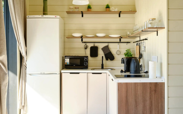 Частный дом с сауной, детской и спортивной площадкой