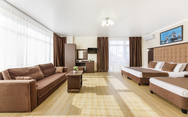 Leonsia Hotel