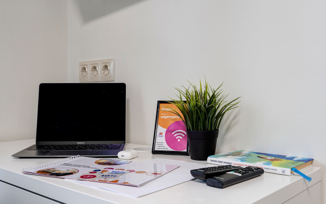 Апартаменты на Сергея Есенина 10