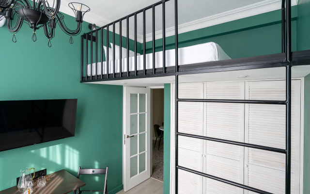 Red Apartments Art Layt Teffi Apartments