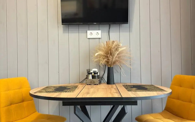 Частный дом у леса