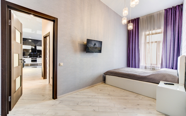 Sutki Peterburg Nevskij 81 apartment