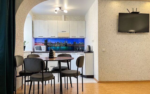 V tsentre na naberezhnoy Flat