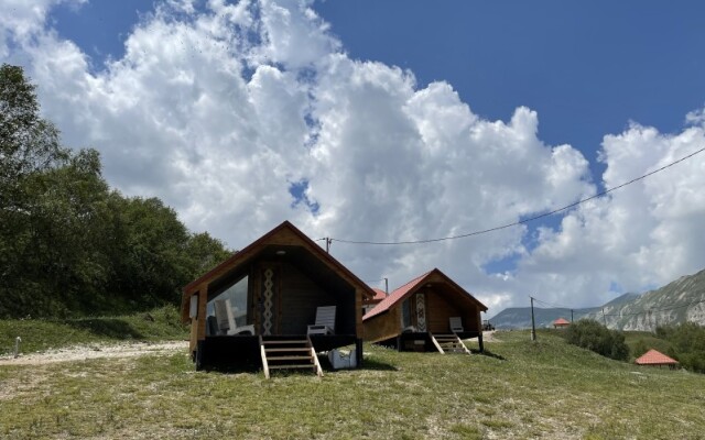 Old Sivukh Глэмпинг с одной двуспальной кроватью