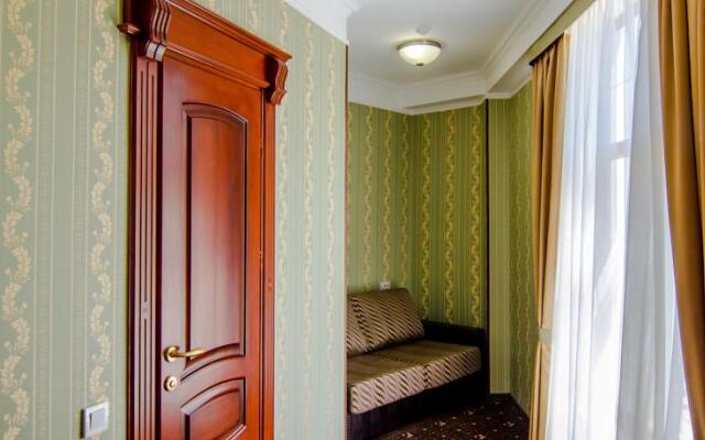 Ritsk Hotel