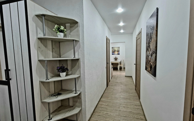 Dvukhkomnatnaya S Vidom Na More Flat
