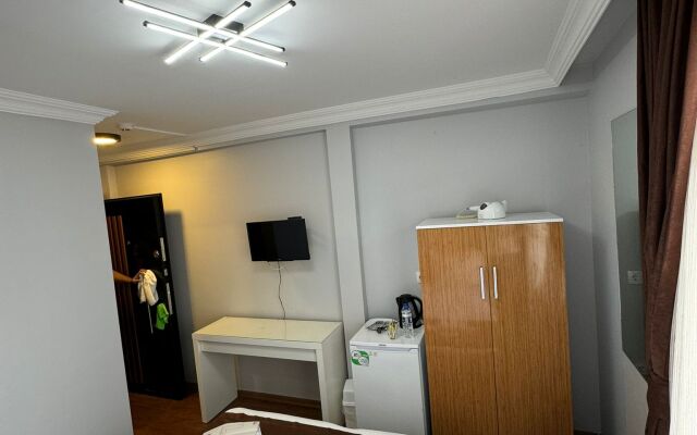 Tavra Hotel