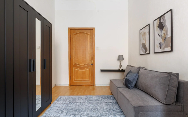 Vidovye na Bolshoy Konyushennoy Apartments