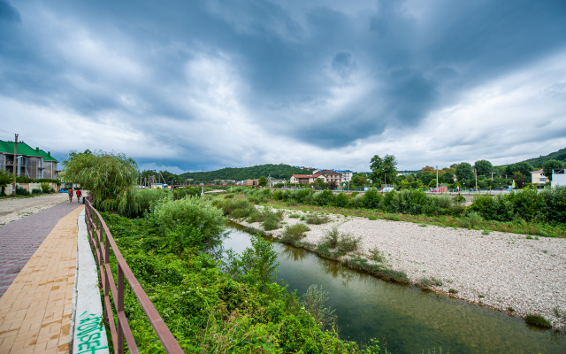 Maksim Guest House