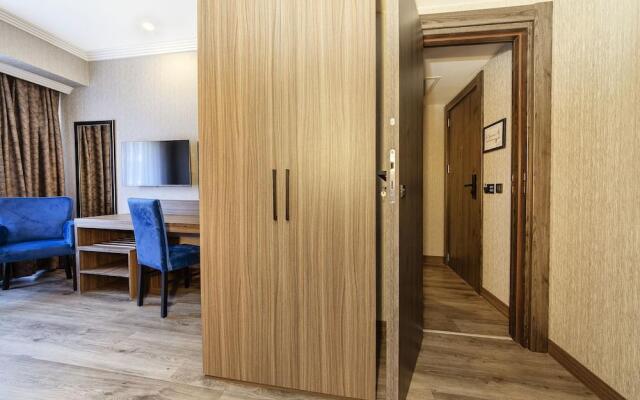 Demiray Hotel