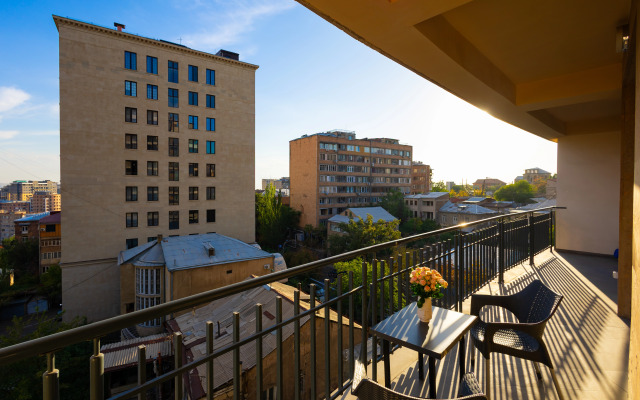 Квартира 2-к в новостройке, улица Дереника Демирчяна,DE114