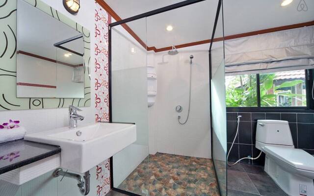 Thai Pool Villa with Pool and Parking Villa