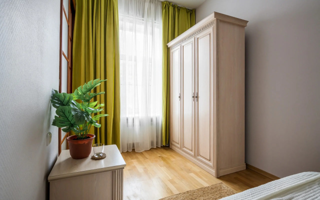 U Tavricheskogo Sada Flat
