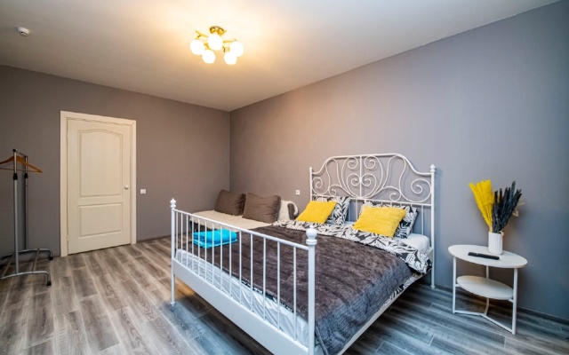 Chistaya i Uyutnaya na Burnakovskoy 77 Flat